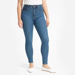 Everlane
THE AUTHENTIC STRETCH HIGH-RISE SKINNY
Size 27 regular